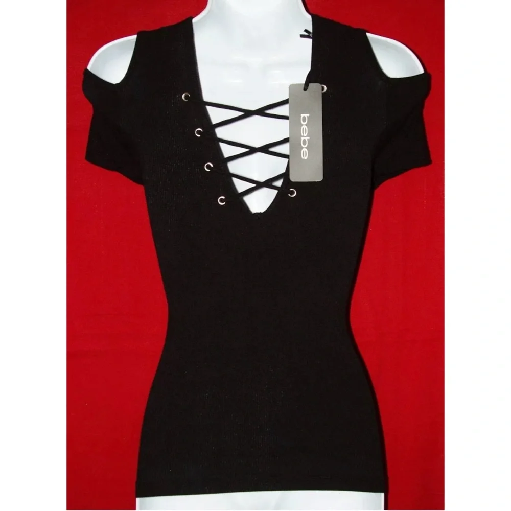 New Bebe Black Cold Shoulder Crystal Logo Lace Up Top XL - Picture 4 of 7